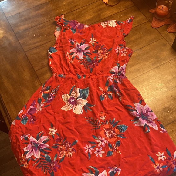 Size medium. Used a couple times. Smoke free house. - Picture 2 of 4